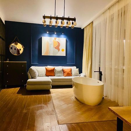 Luxury Apartment In Old Tbilisi With Terrace ภายนอก รูปภาพ