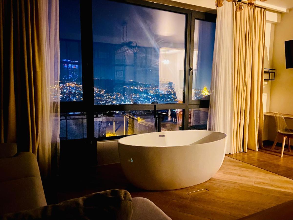 Luxury Apartment In Old Tbilisi With Terrace ภายนอก รูปภาพ