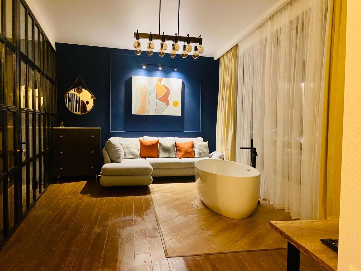 Luxury Apartment In Old Tbilisi With Terrace ภายนอก รูปภาพ