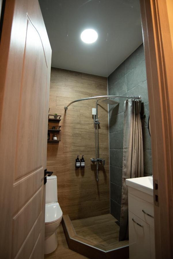 Luxury Apartment In Old Tbilisi With Terrace ภายนอก รูปภาพ