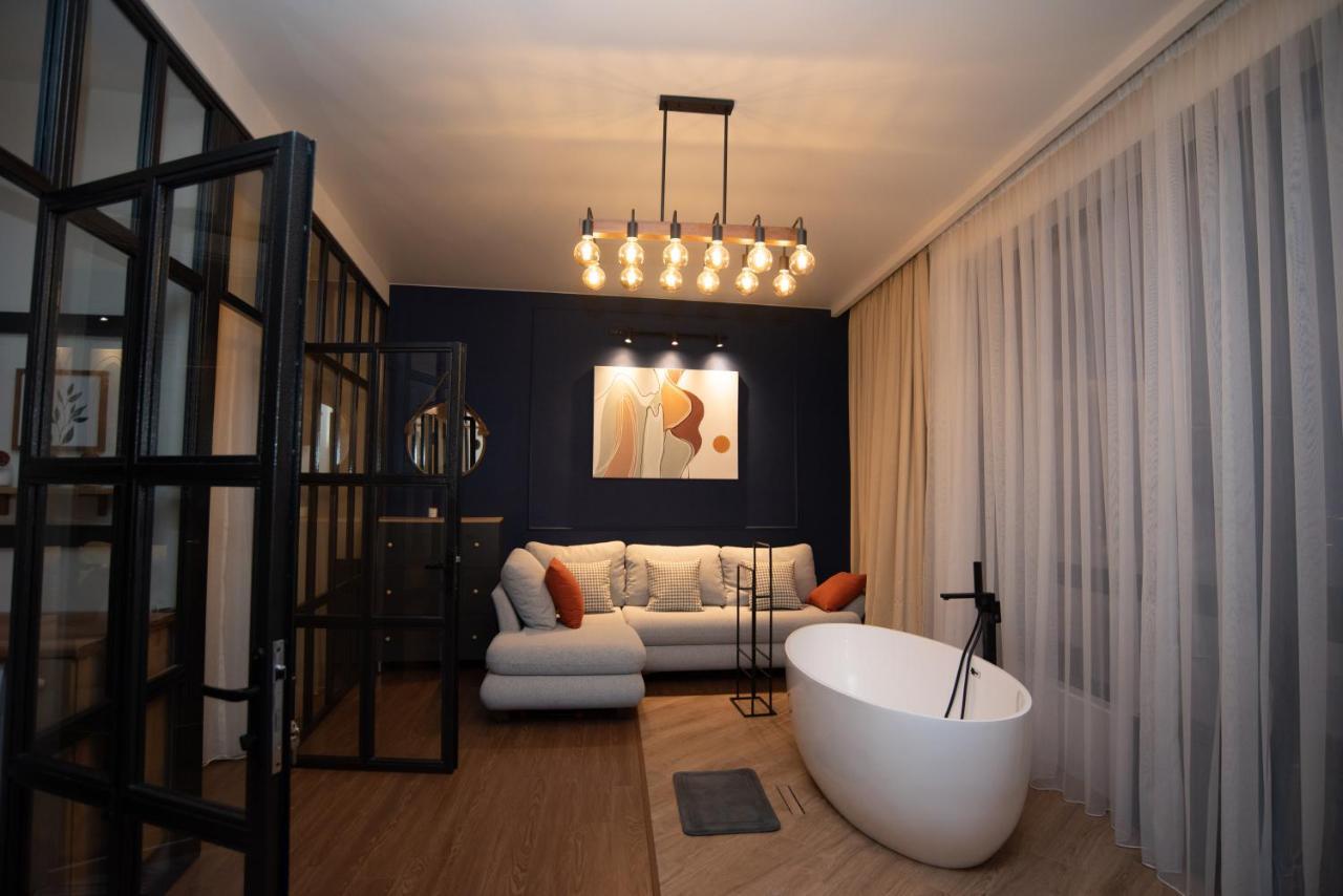Luxury Apartment In Old Tbilisi With Terrace ภายนอก รูปภาพ