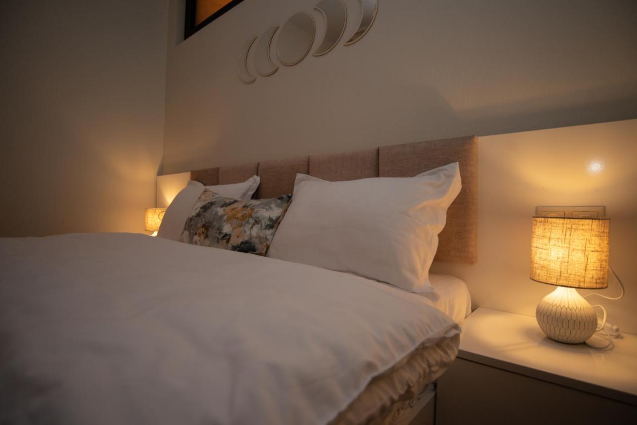 Luxury Apartment In Old Tbilisi With Terrace ภายนอก รูปภาพ