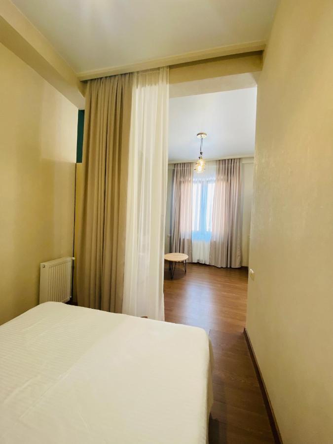 Luxury Apartment In Old Tbilisi With Terrace ภายนอก รูปภาพ